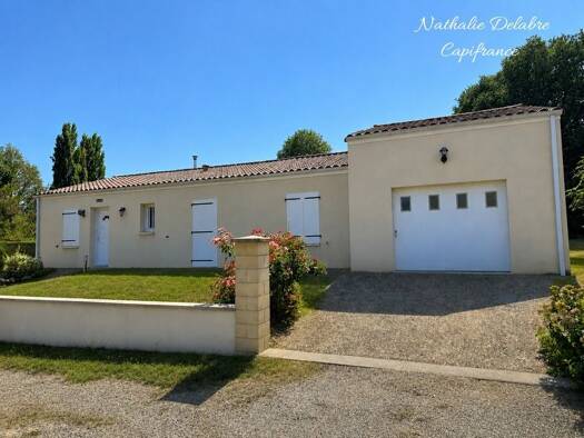 Maison de plain-pied à vendre 159 900 € 4 pièces 2 chambres 107 m² 2 724 m² de terrain Les Châteliers 79340