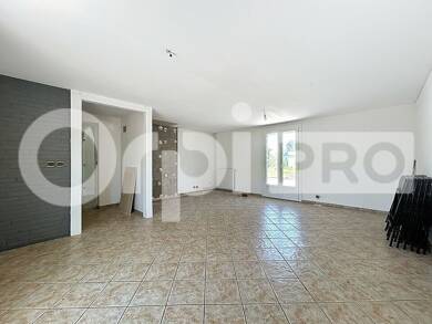 Local commercial à louer 1 500 € 144 m² de surface de vente Breuil le Vert 60600