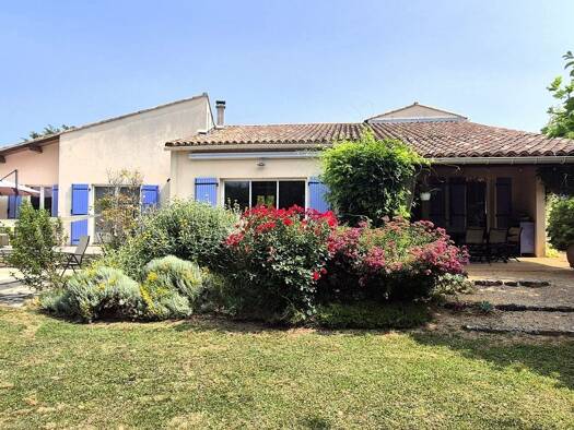 Maison à vendre 570 000 € 8 pièces 5 chambres 220 m² 2 274 m² de terrain Saint-André-de-Roquepertuis 30630