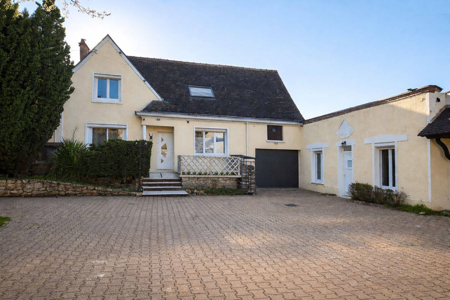 Maison à vendre, 325m², TREMBLAY LES VILLAGES