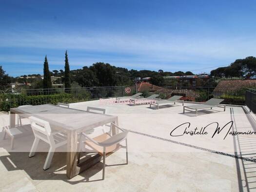 Maison à vendre 909 000 € 5 pièces 3 chambres 137,36 m² 799 m² de terrain Cavalaire-sur-Mer 83240