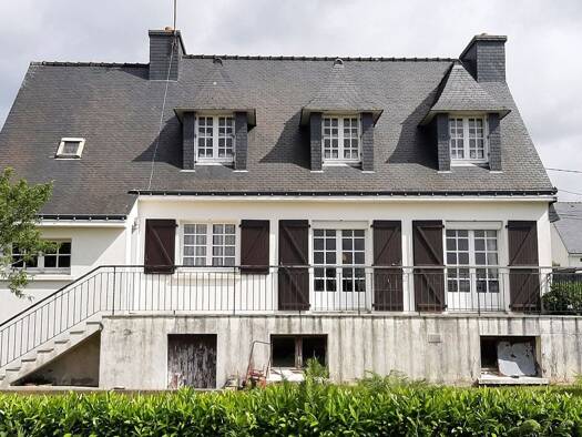 Maison à vendre 130 850 € 6 pièces 3 chambres 96 m² 760 m² de terrain Guiscriff 56560