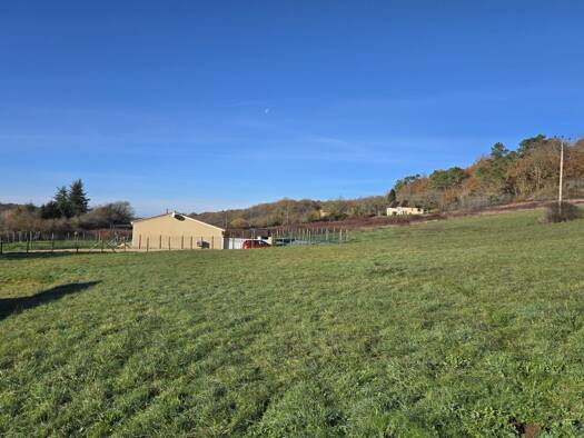 Terrain constructible à vendre 34 000 € 2 600 m² de terrain Issac 24400
