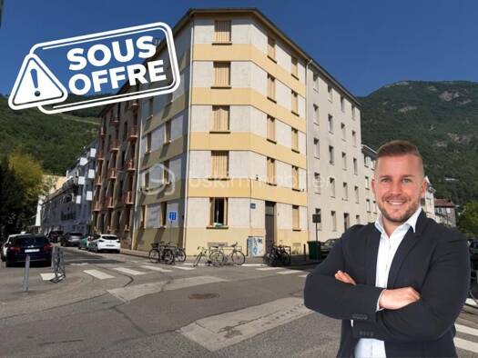 Appartement à vendre 130 000 € 2 pièces 1 chambre 40,74 m² RDC/4 Ile Verte Grenoble 38000