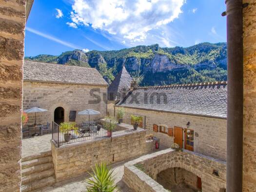 Villa à vendre 1 150 000 € 13 pièces 7 chambres 430 m² 4 000 m² de terrain Ste Enimie 48210