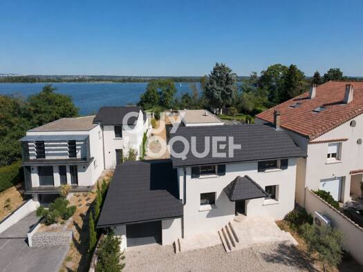 Maison à vendre 698 000 € 8 pièces 5 chambres 140 m² 680 m² de terrain Grand-Large Meyzieu 69330