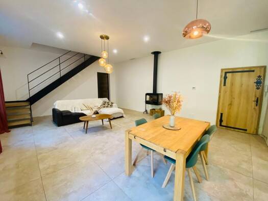 Duplex à louer 1 300 € 5 pièces 4 chambres 160 m² 3 étages Gabian 34320