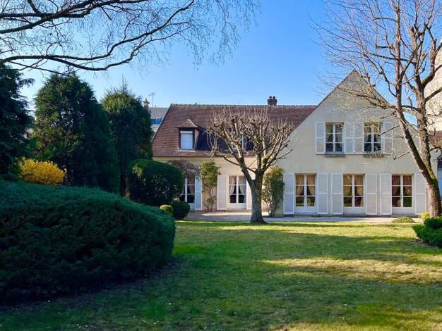 Maison à vendre 1 015 000 € 7 pièces 6 chambres 288 m² 1 492 m² de terrain Avenues Compiègne 60200