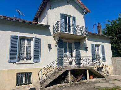 Maison à vendre 294 000 € 7 pièces 4 chambres 190 m² 436 m² de terrain Leclerc-Centre Ouest Brie Comte Robert 77170
