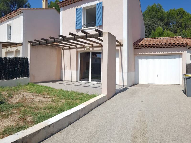 Maison à louer, 73m², PELISSANNE