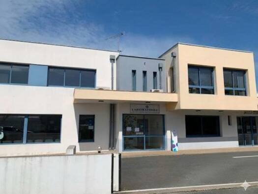 Local commercial à vendre 1 924 000 € 577 m² de surface de vente Saint Pierre Royan 17200