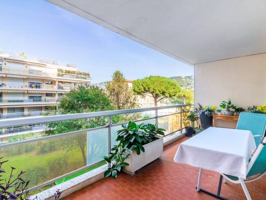Appartement à vendre 329 000 € 3 pièces 2 chambres 71,9 m² Étage 3/6 Carnot Cannes 06400