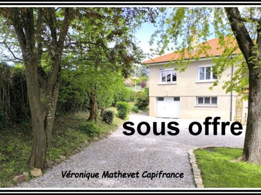 Maison à vendre 319 000 € 6 pièces 4 chambres 127 m² 977 m² de terrain Sud Sorbiers 42290