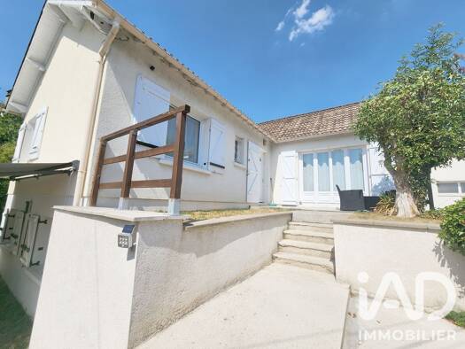 Maison à vendre 340 000 € 6 pièces 4 chambres 140 m² 327 m² de terrain Rive de Seine Sud Est Melun 77000