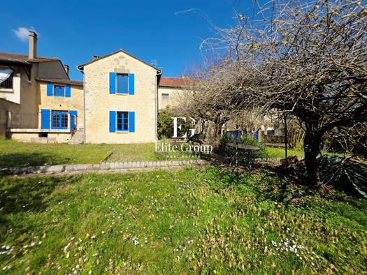 Maison de ville à vendre 229 950 € 6 pièces 3 chambres 139 m² 1 043 m² de terrain Pays de Belvès 24170