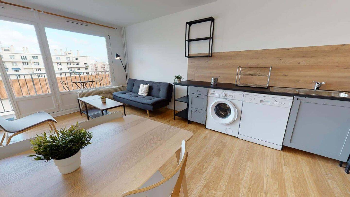 Room in Place Wilson, Villeurbanne for 82 m² with 4 bedrooms - C — 5