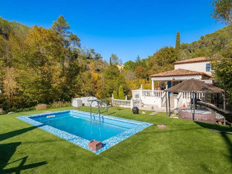 Maison à vendre, 157m², L'ESCARENE