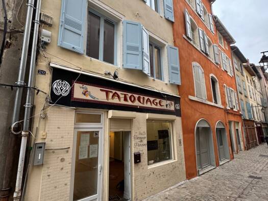 Local commercial à louer 405 € 45 m² de surface de vente Centre Historique Le Puy-en-Velay 43000