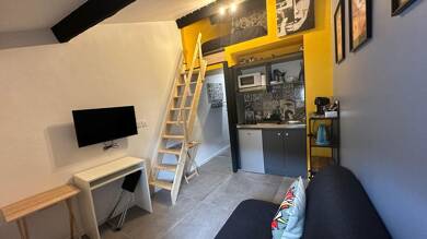 Duplex à louer 450 € 1 pièce 12 m² Dernier étage, Étage 2/2 Abbaye-La Motte Villeneuve les Avignon 30400