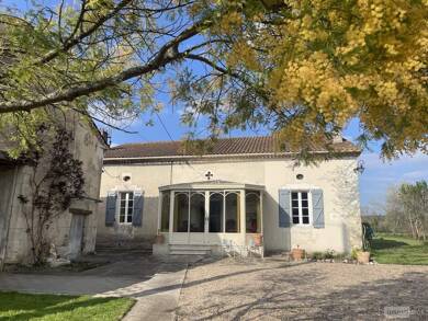 Maison de plain-pied à vendre 296 800 € 4 pièces 3 chambres 148 m² 2 537 m² de terrain Petit-Bersac 24600