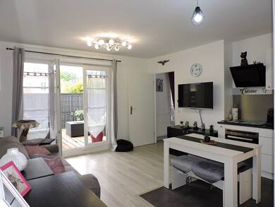 Appartement à vendre 219 000 € 2 pièces 1 chambre 42 m² RDC/2 Villeneuve-Saint-Denis 77174