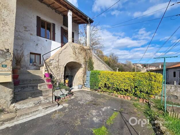 Maison à vendre 89 500 € 3 pièces 2 chambres 77,5 m² 96 m² de terrain Auzat-la-Combelle 63570