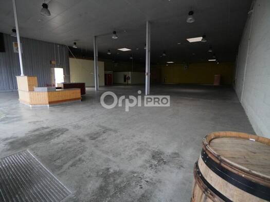 Local d'activités à louer 5 667 € 885 m² d'espace de stockage Chenôve 21300