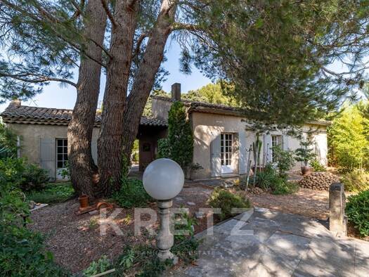 Maison à vendre 750 000 € 6 pièces 4 chambres 207 m² 1 088 m² de terrain Villeneuve les Avignon 30400