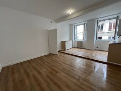 Appartement à louer 600 € 3 pièces 2 chambres 73 m² Ouest St Junien 87200