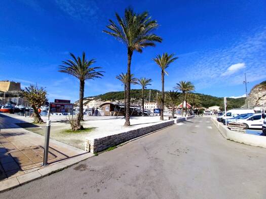 Appartement à vendre 372 000 € 3 pièces 2 chambres 79 m² Étage 1/4 Bonifacio 20169