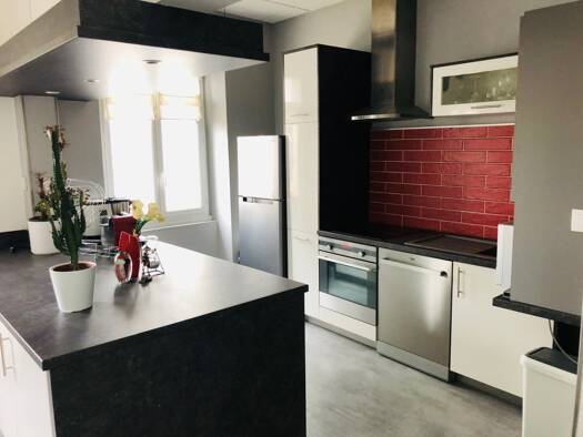 Appartement à louer 890 € 5 pièces 3 chambres 83 m² 2 étages Bourges 18000
