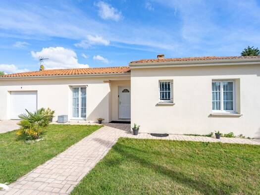 Maison de plain-pied à vendre 338 000 € 3 pièces 2 chambres 80 m² 494 m² de terrain Les Villages Royan 17200