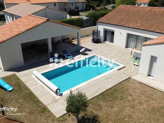 Villa à vendre 385 000 € 6 pièces 3 chambres 156 m² 868 m² de terrain Fors 79230