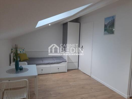 Appartement à louer 650 € 1 pièce 18 m² Étage 2/2 Pessac 33600