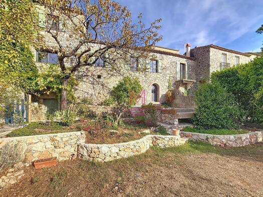 Maison à vendre 890 000 € 6 pièces 3 chambres 100 m² 148 m² de terrain La Turbie 06320