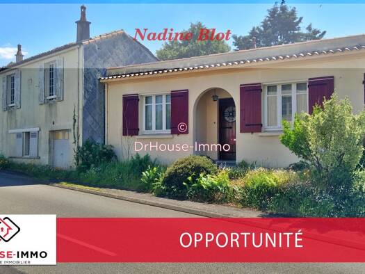 Maison de plain-pied à vendre 269 100 € 7 pièces 4 chambres 135 m² 647 m² de terrain Saint-Fiacre-sur-Maine 44690