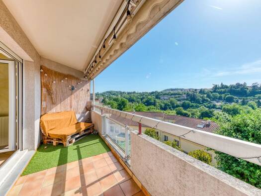 Appartement à vendre 270 000 € 3 pièces 2 chambres 79,39 m² Étage 2/3 Francheville le Bas-Châter Francheville 69340