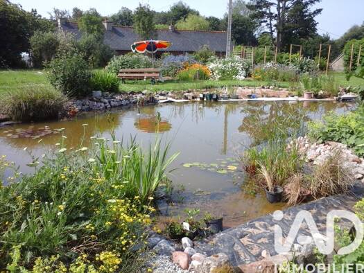 Maison à vendre 194 000 € 6 pièces 4 chambres 177 m² 8 660 m² de terrain Louargat 22540