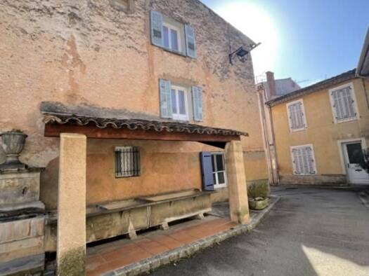 Appartement à louer 600 € 2 pièces 1 chambre 41 m² Étage 1/1 Vins-sur-Caramy 83170