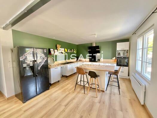 Maison de plain-pied à vendre 205 000 € 3 pièces 2 chambres 80 m² 478 m² de terrain Cissac-Médoc 33250
