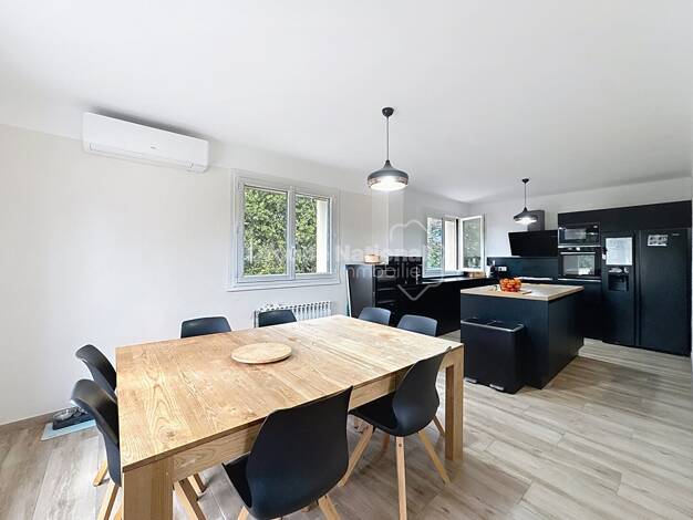 Maison à vendre 399 000 € 6 pièces 4 chambres 177 m² 2 700 m² de terrain Piolenc 84420