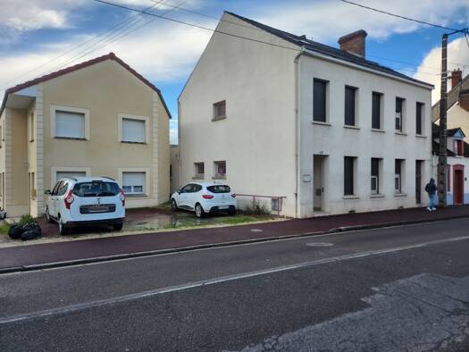 Immeuble de bureaux à vendre 335 000 € 310 m² de bureaux Doumer-Déportés Montargis 45200