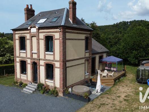 Maison à vendre 279 900 € 5 pièces 3 chambres 150 m² Saint-Hellier 76680