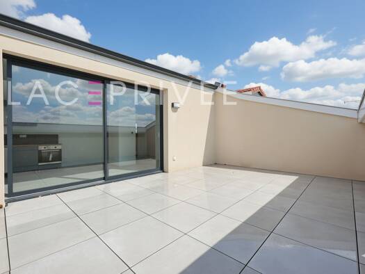 Appartement à vendre 226 000 € 3 pièces 2 chambres 80 m² Étage 3/3 Centre Heillecourt 54180