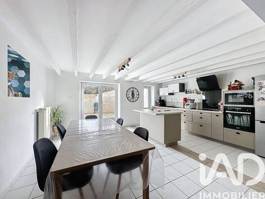 Maison de ville à vendre 148 000 € 5 pièces 3 chambres 117 m² 154 m² de terrain Jean Jaures-Les Maligrettes Thouars 79100