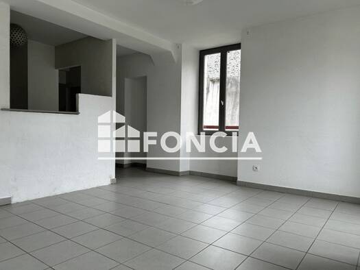 Triplex à louer 650 € 4 pièces 3 chambres 78,7 m² 1er étage Notre Dame Oloron-Sainte-Marie 64400