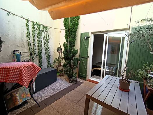 Appartement à vendre 199 000 € 3 pièces 2 chambres 51 m² RDC/3 Centre Solliès-Pont 83210