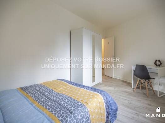 Studio à louer 427 € 5 pièces 4 chambres 2ème étage Pyramides Sud Évry-Courcouronnes 91000