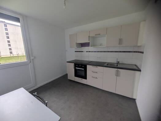 Appartement à louer 620 € 3 pièces 2 chambres 65,5 m² RDC Lannion 22300