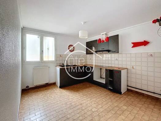 Maison de ville à vendre 105 000 € 4 pièces 2 chambres 76 m² Castillon-la-Bataille 33350